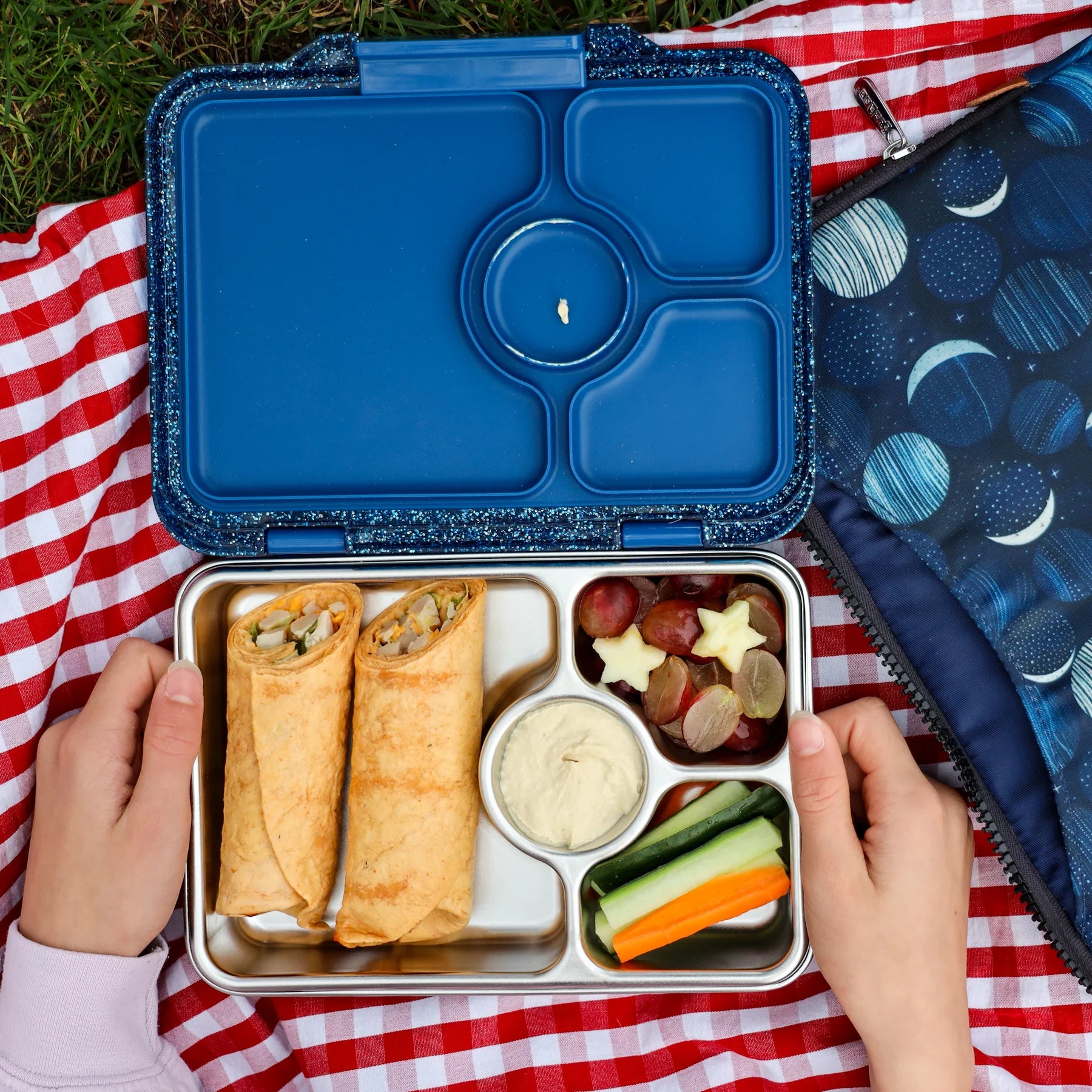 Yumbox Prêt  nerez 4 oddelenia - Modrý súmrak s trblietkami