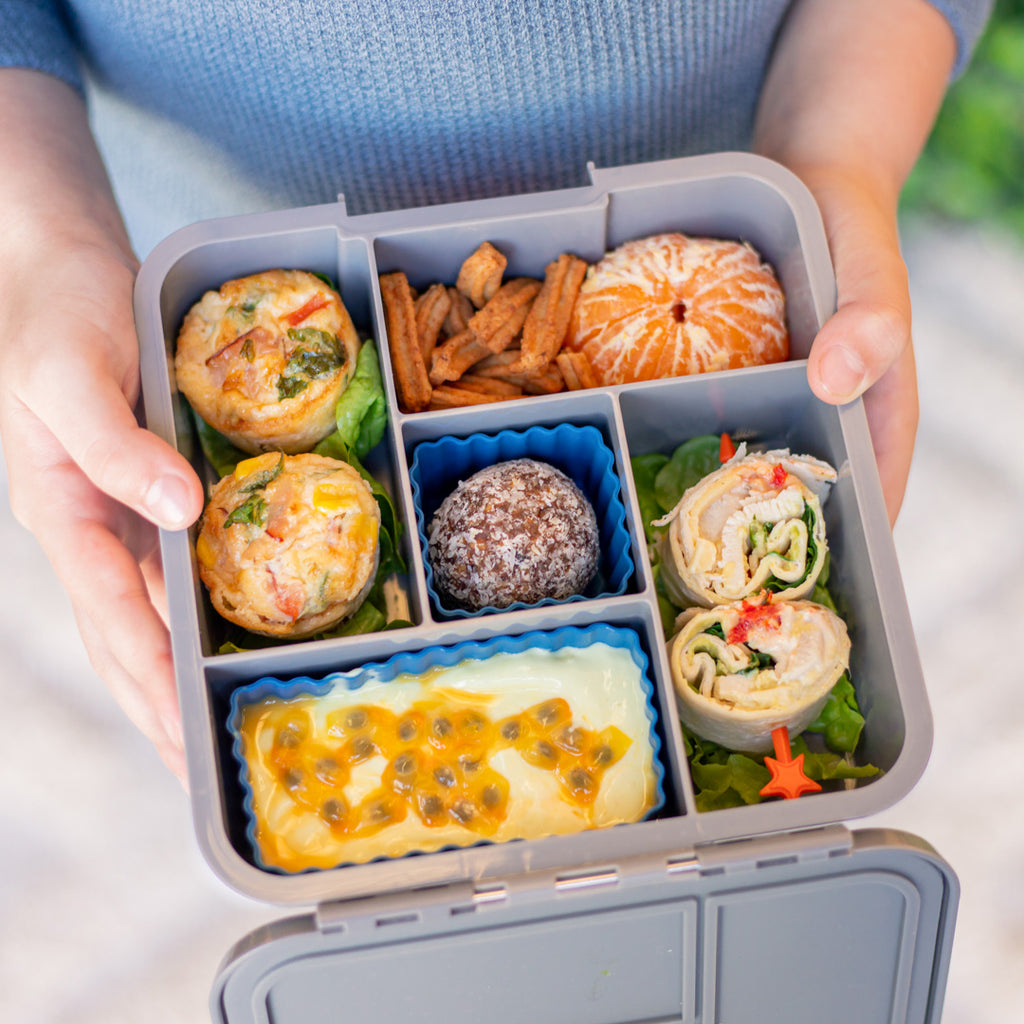 Sada 2+1 silikónových formičiek fialová Little Lunch Box Co - Čučoriedka