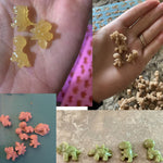 Načítať obrázok do zobrazovača galérie, Silikónová forma na gumených dinosauríkov s pipetou  - ružová
