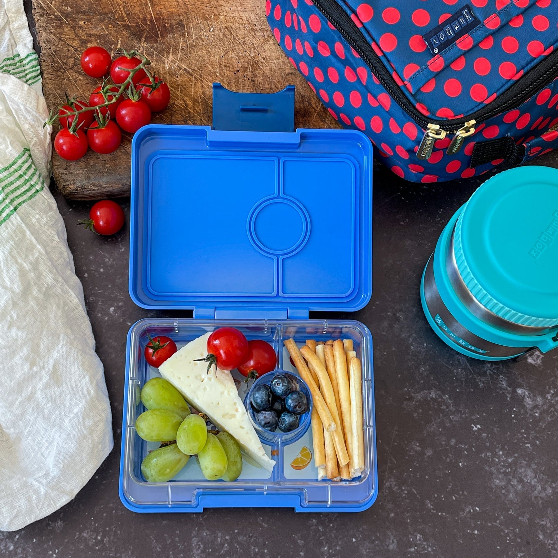 Yumbox Snack 3 oddelenia pravá modrá (raketa)
